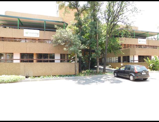 127M² OFFICE TO LET IN FERNDALE